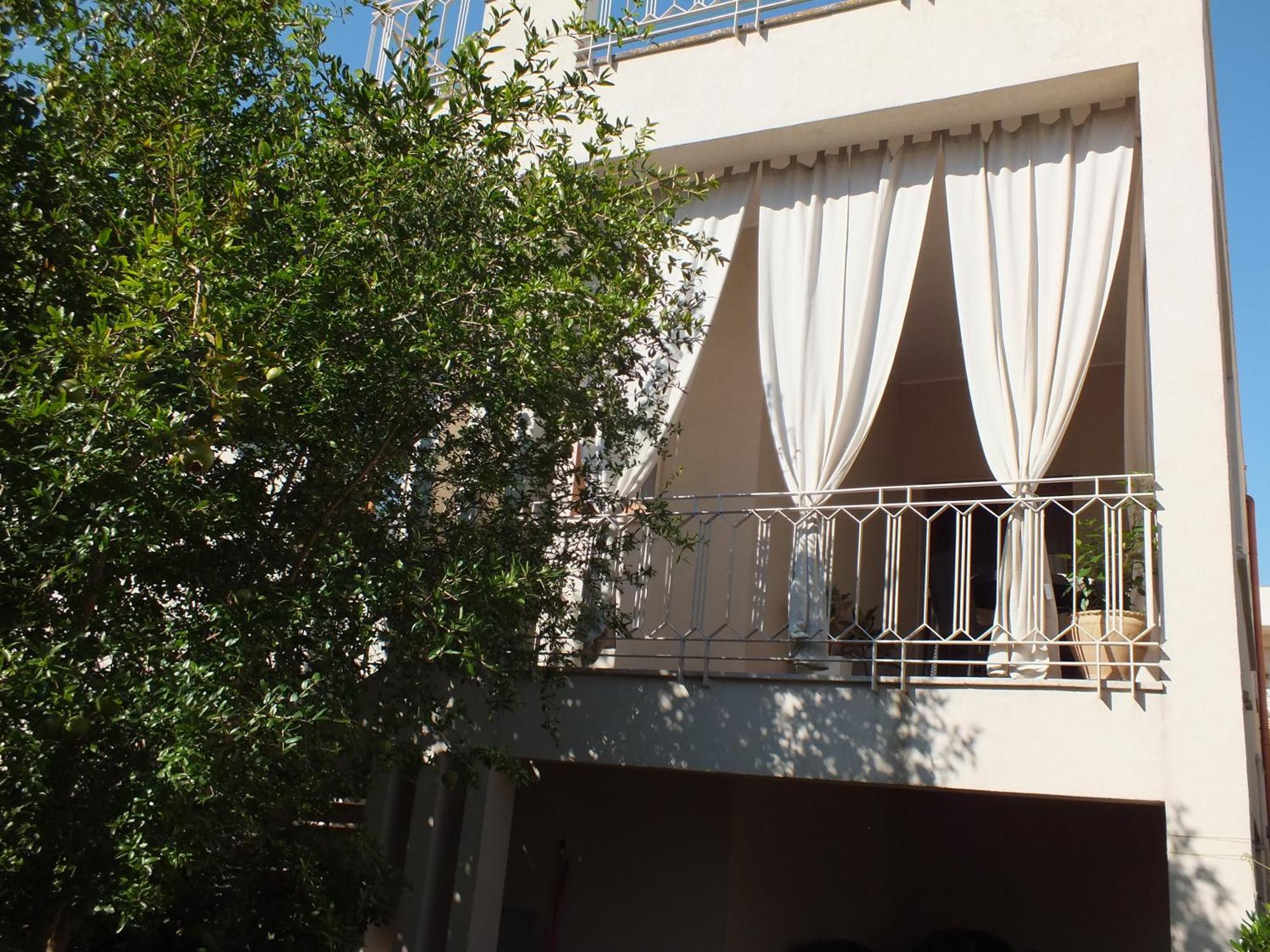 Lazzari Tra I Due Mari Bed & Breakfast